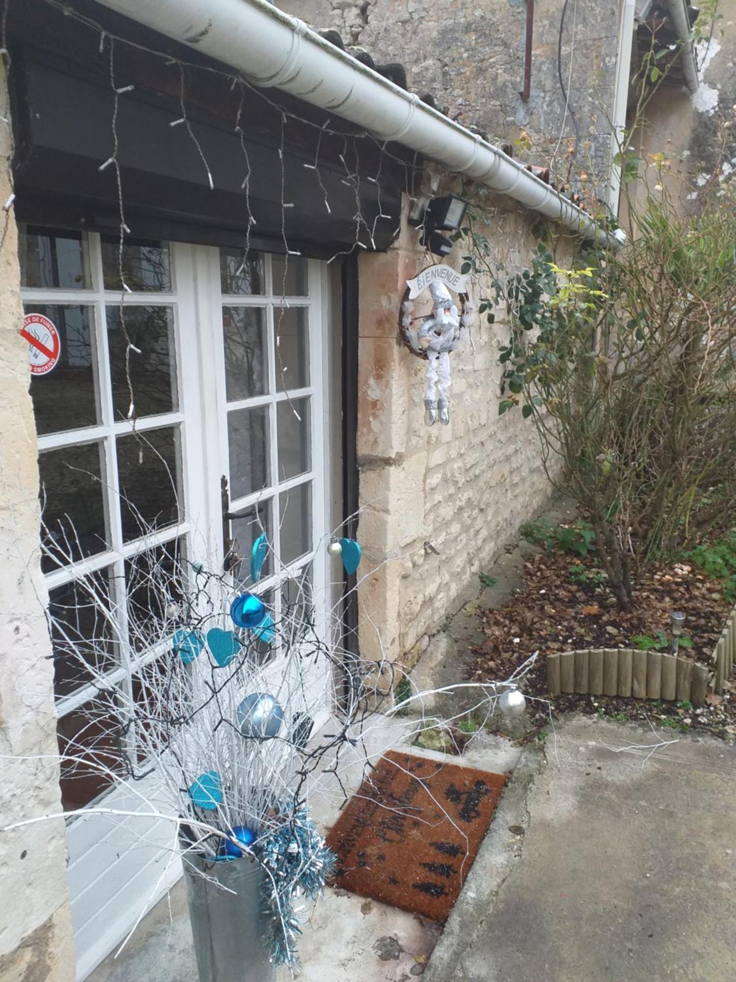 Les Demeures De La Laigne Acomodação com café da manhã Allas-Bocage Exterior foto