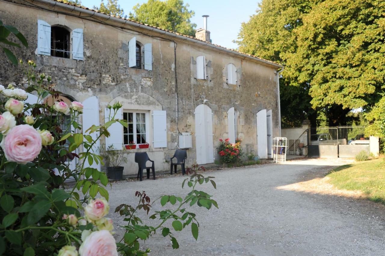 Les Demeures De La Laigne Acomodação com café da manhã Allas-Bocage Exterior foto