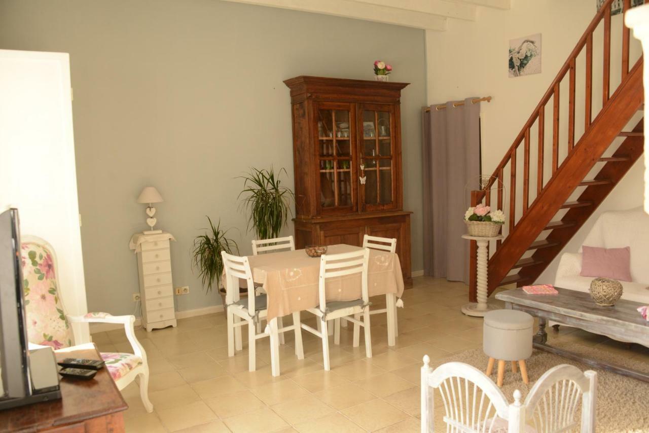 Les Demeures De La Laigne Acomodação com café da manhã Allas-Bocage Exterior foto