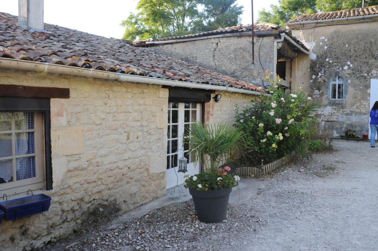 Les Demeures De La Laigne Acomodação com café da manhã Allas-Bocage Exterior foto